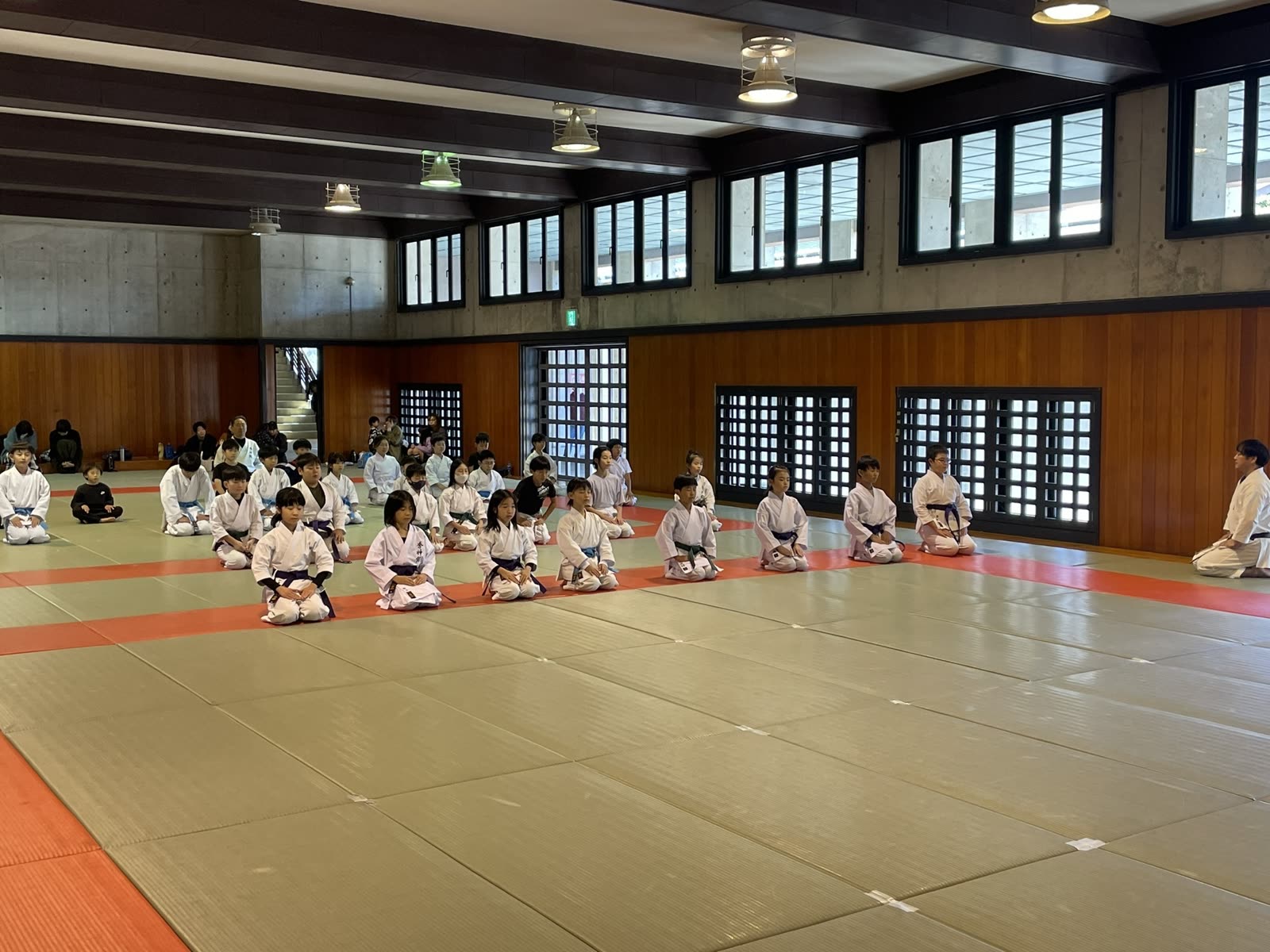 ステージでの空手の様子